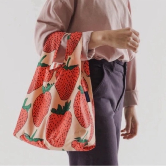 BAGGU Reusable Baby Bag - Strawberry - Picture 2 of 3